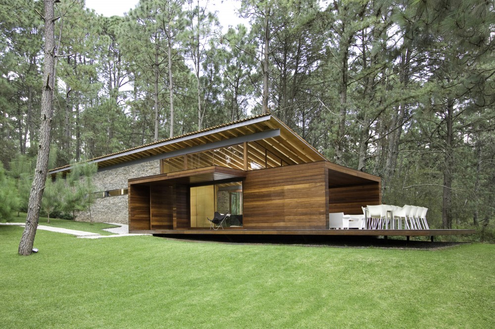 Ro House Tapalpa / Elías Rizo Arquitectos