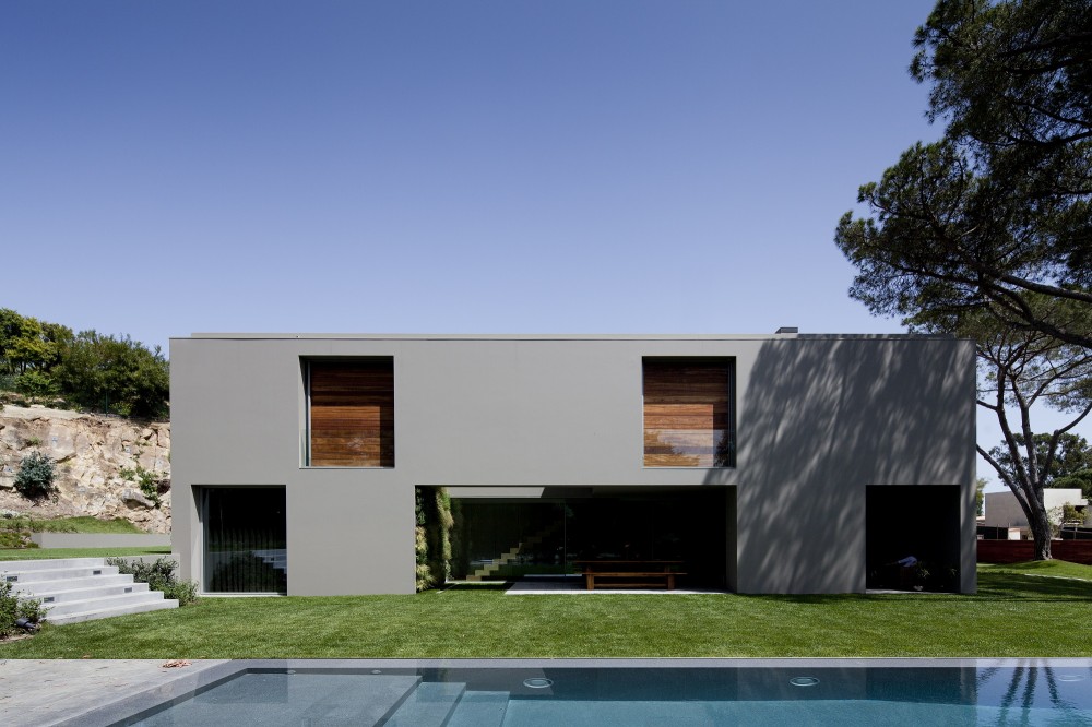 House in Quinta Patino / Frederico Valsassina Arquitectos