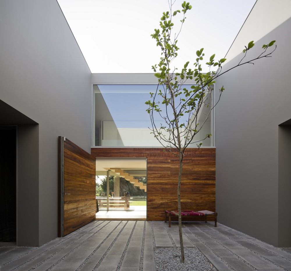 House in Quinta Patino / Frederico Valsassina Arquitectos