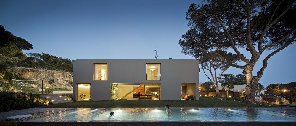 House in Quinta Patino / Frederico Valsassina Arquitectos