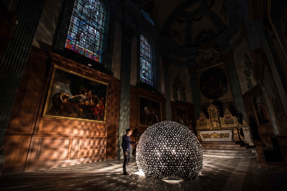 Lotus Dome / Studio Roosegaarde