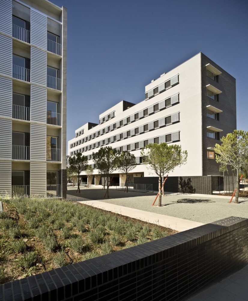 Social Housing / Burgos & Garrido arquitectos