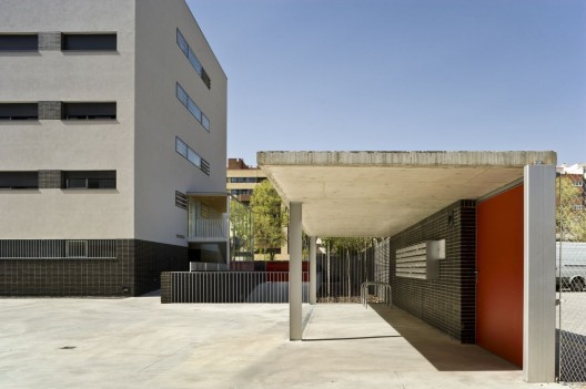Vivienda Social / Burgos & Garrido arquitectos Entrada%c2%b8angel_baltanas