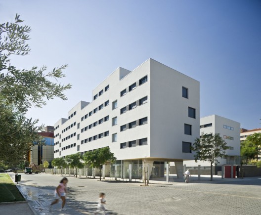 Vivienda Social / Burgos & Garrido arquitectos Vista_bloque1%c2%b8angel_baltanas