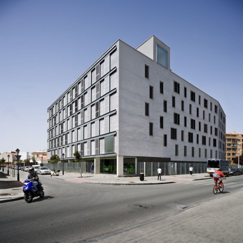 al4 _ 56 Viviendas Sociales VPO / Burgos & Garrido arquitectos Alzado_sureste%c2%b8angel_baltanas