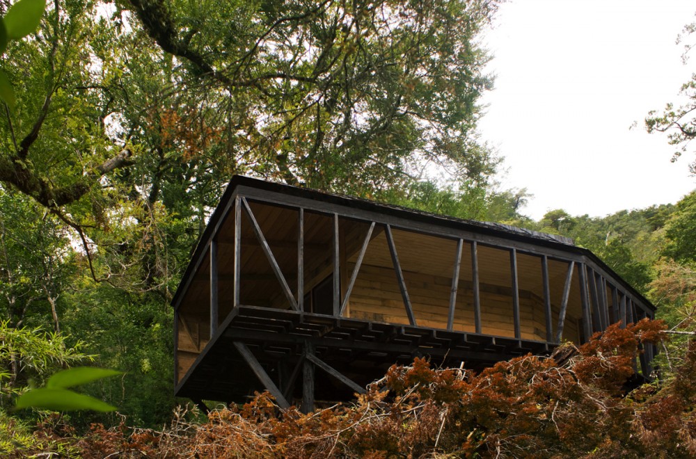 House in The Patagonia Fjords / Armando Montero + Samuel Bravo