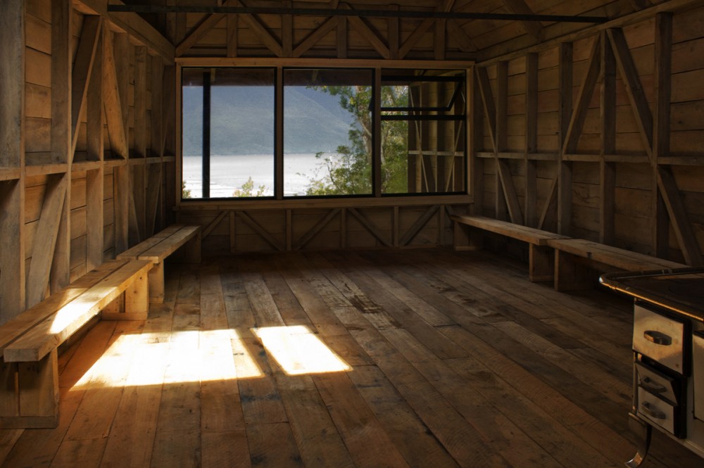 House in The Patagonia Fjords / Armando Montero + Samuel Bravo