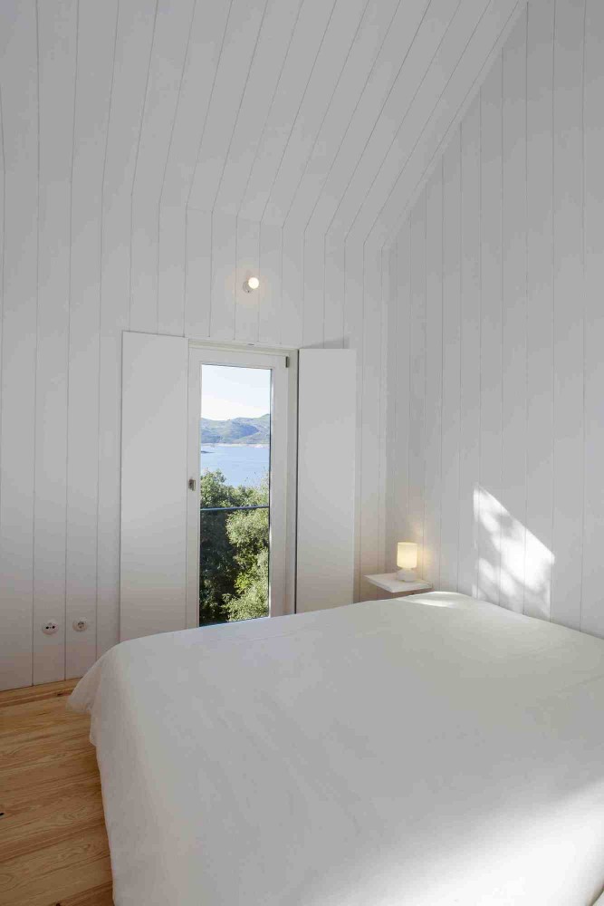 Rural Tourism in Montalegre / Nuno Flores + Sofia Neves