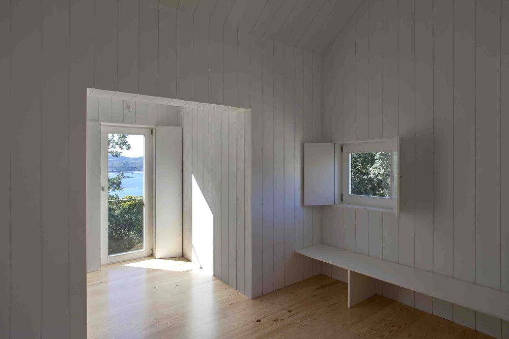 Rural Tourism in Montalegre / Nuno Flores + Sofia Neves