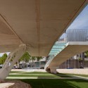 Kiss Bridge / Joaquin Alvarado Bañon Kiss Bridge / Joaquin Alvarado Bañon © Justo Oliva