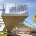 Kiss Bridge / Joaquin Alvarado Bañon