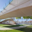 Kiss Bridge / Joaquin Alvarado Bañon Kiss Bridge / Joaquin Alvarado Bañon © Justo Oliva