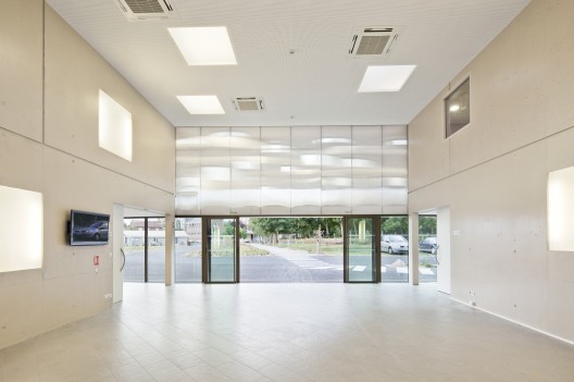 Harbonnieres Residential / Chartier-Dalix Architects