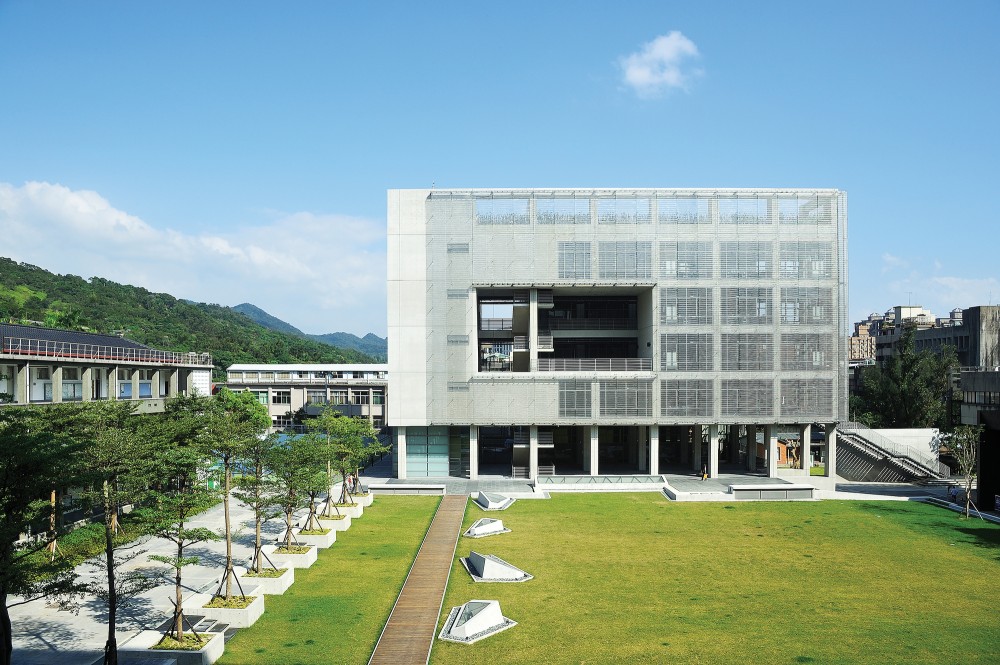 Shih Chien University Gymnasium and Library / Artech Architects