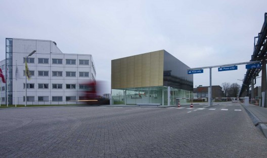 Gate House / NL Architects