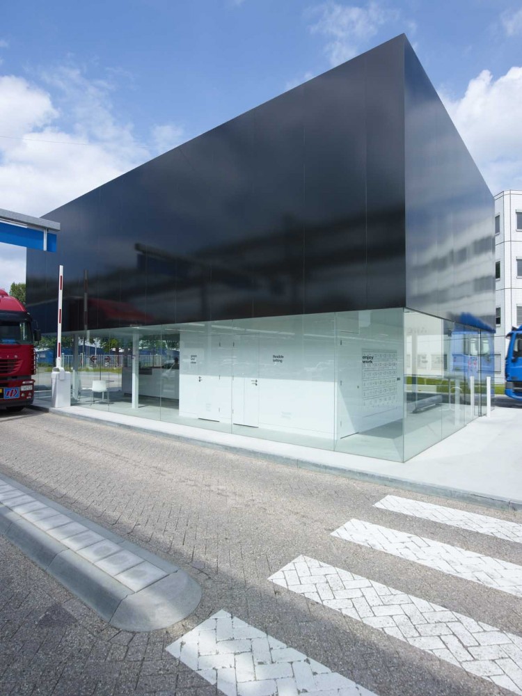 Gate House / NL Architects