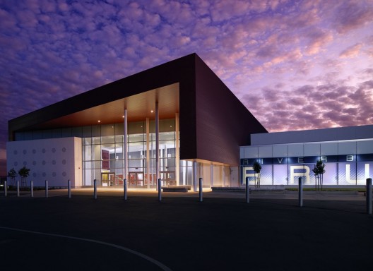 Riverbank High School / Darden Architects