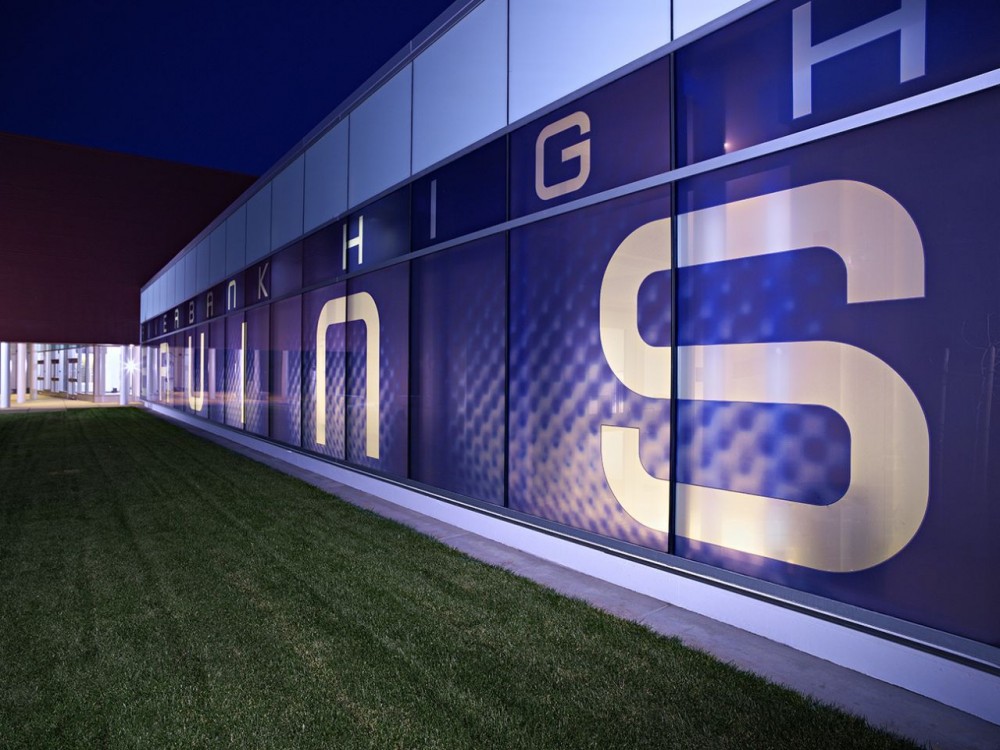 Riverbank High School / Darden Architects