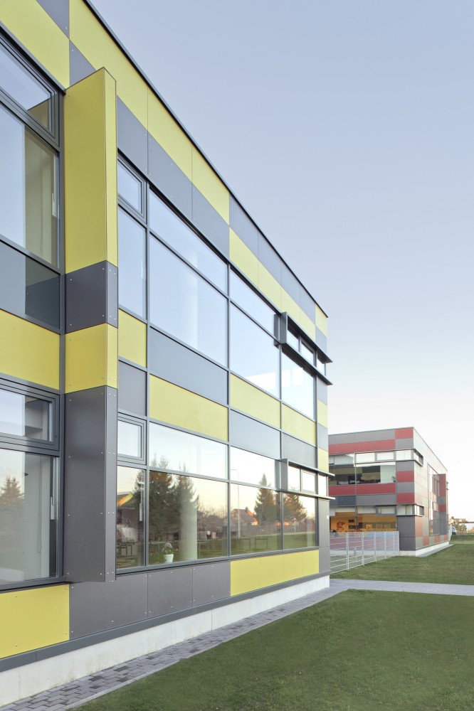 School in Balsiai / Sigitas Kuncevičius Architecture Studio