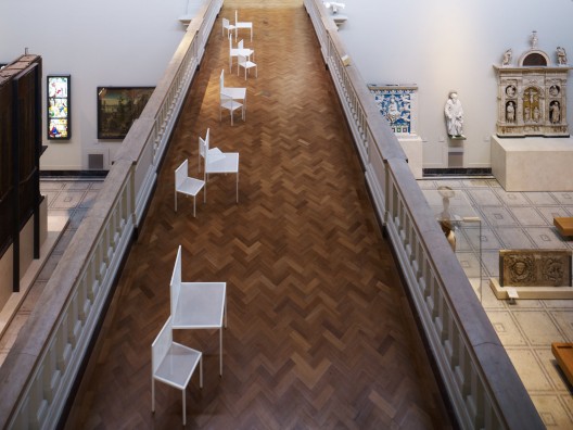 Instalación Mimicry Chairs / Nendo