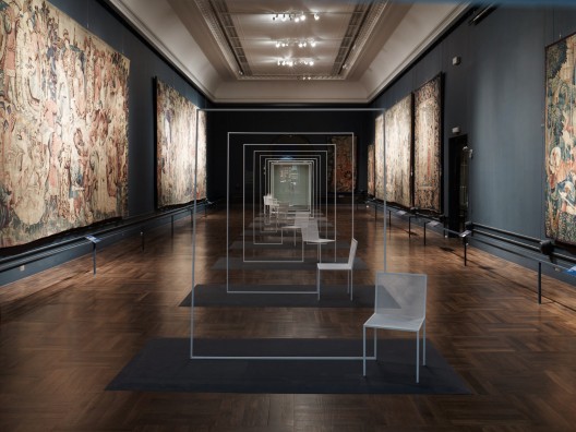 Instalación Mimicry Chairs / Nendo