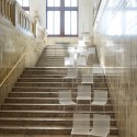 Instalación Mimicry Chairs / Nendo