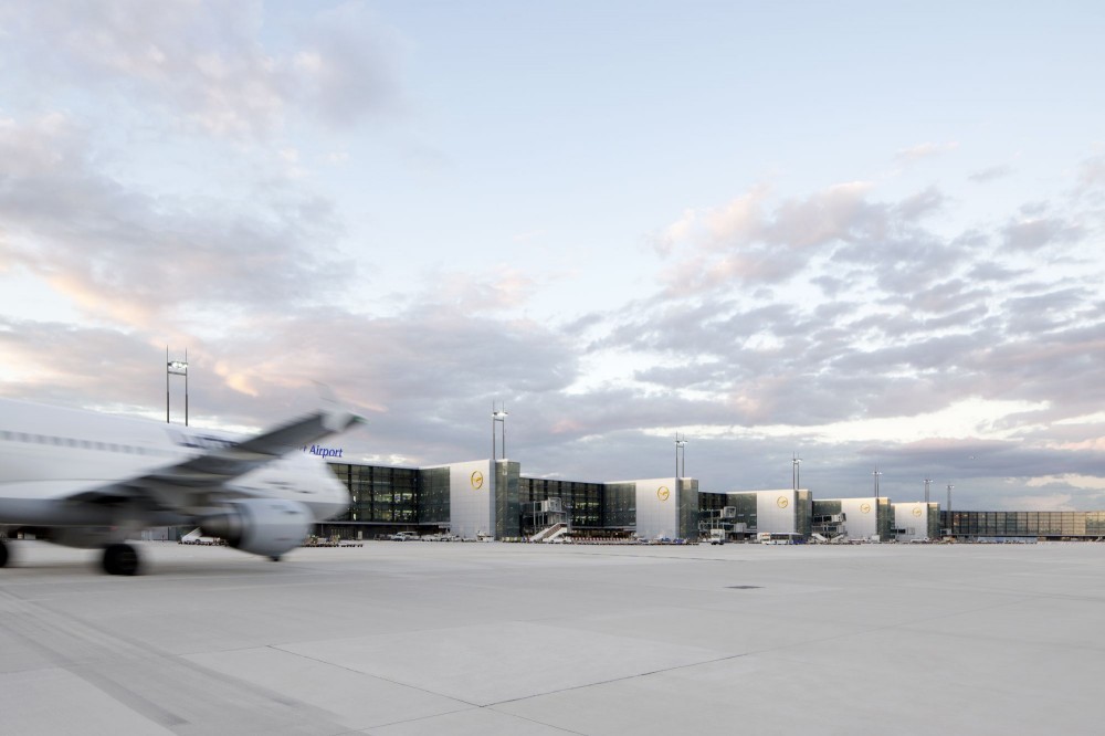 Extension of Gate A at Frankfurt Airport / gmp Architekten