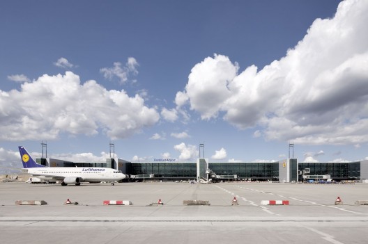 Extension of Gate A at Frankfurt Airport / gmp Architekten