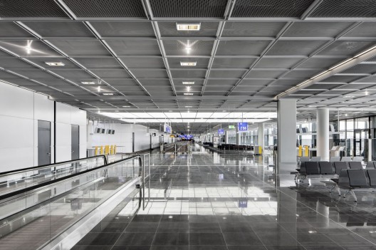 Extension of Gate A at Frankfurt Airport / gmp Architekten
