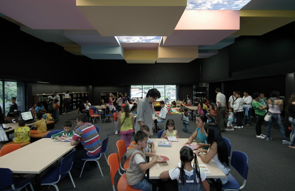 Fernando Botero Park Library / G Ateliers Architecture