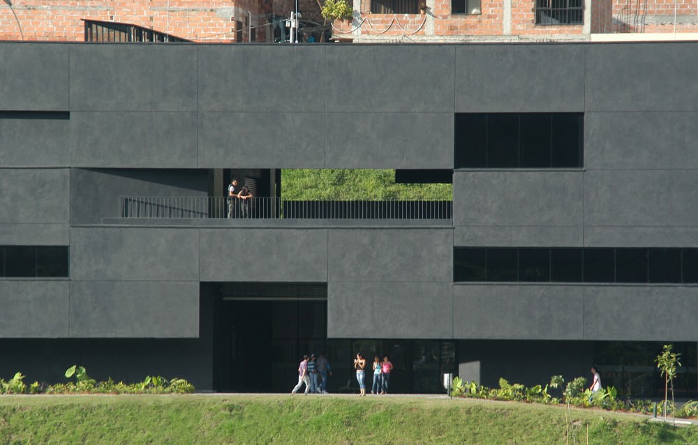 Fernando Botero Park Library / G Ateliers Architecture