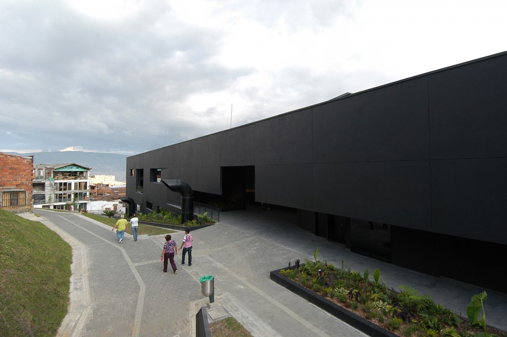 Fernando Botero Park Library / G Ateliers Architecture