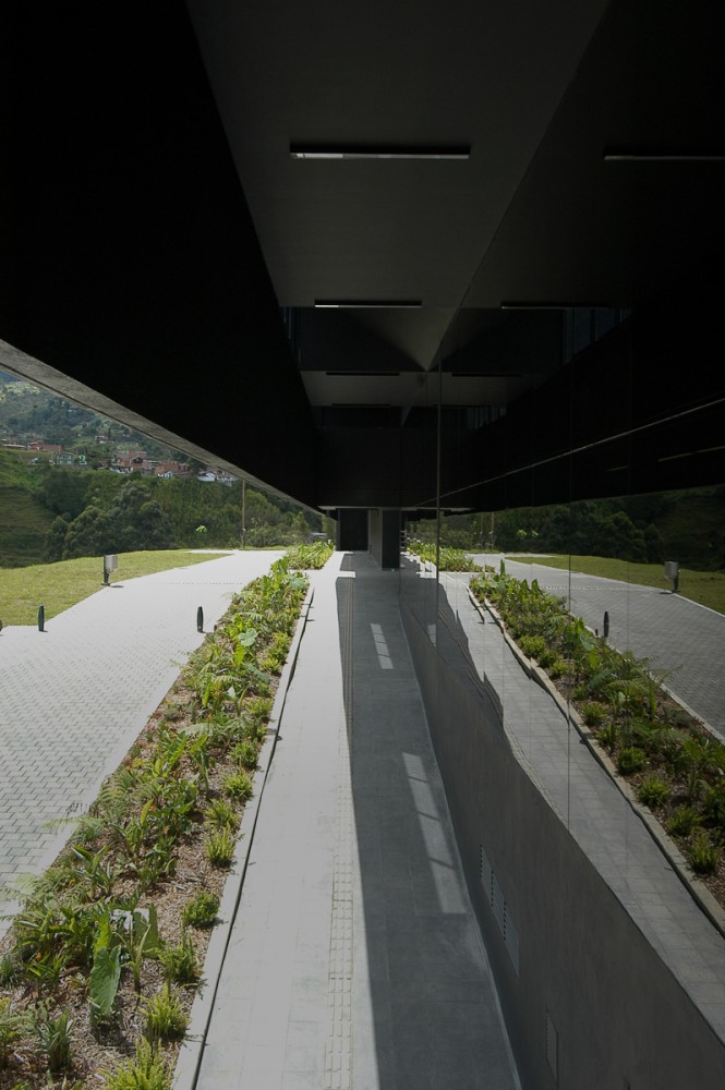 Fernando Botero Park Library / G Ateliers Architecture