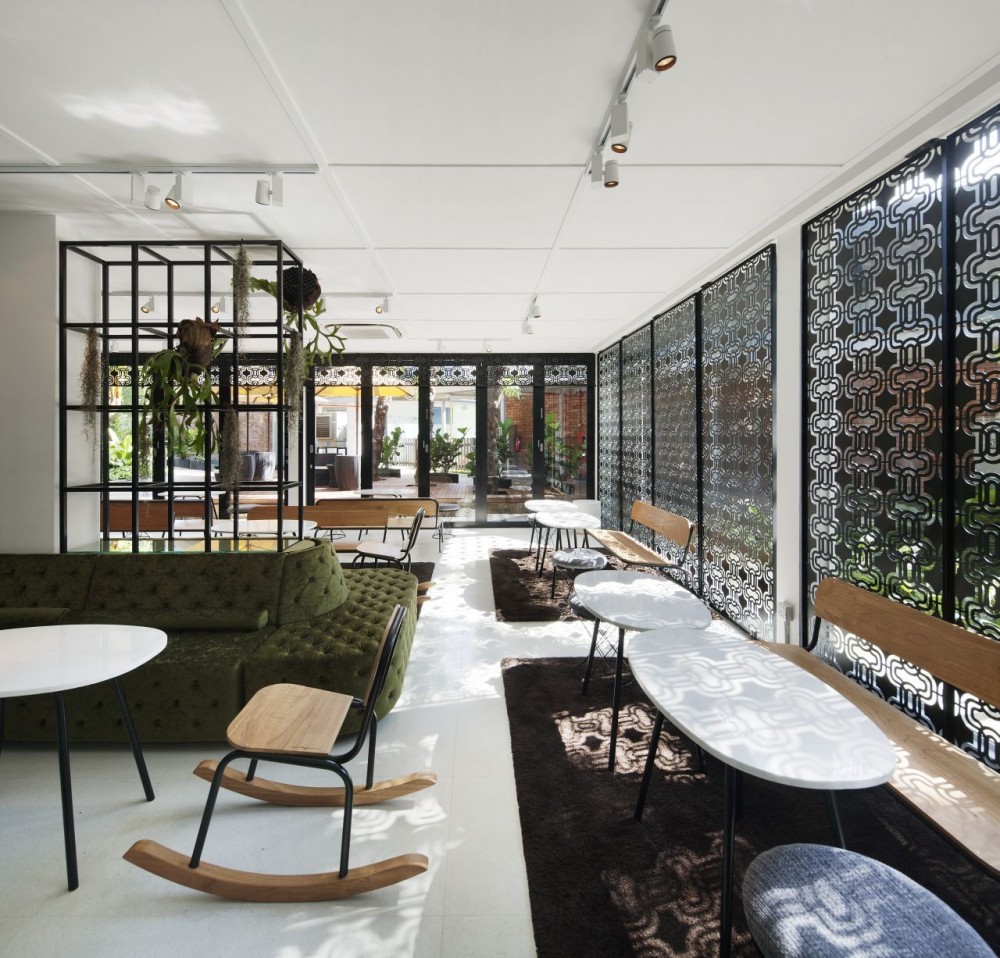 Skyve Bistro / FARM
