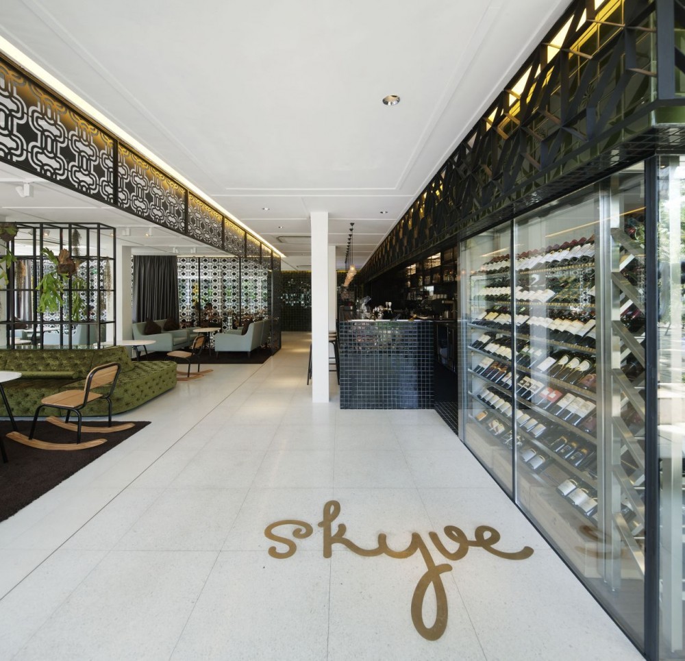 Skyve Bistro / FARM