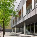 A Barrela Health Center / Vázquez Muíño Arquitectos