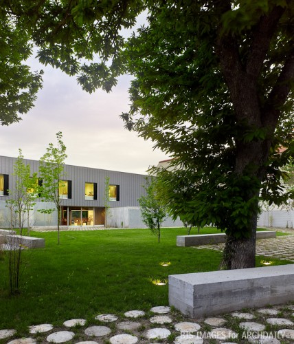 A Barrela Health Center / Vázquez Muíño Arquitectos