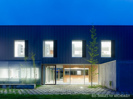 A Barrela Health Center / Vázquez Muíño Arquitectos