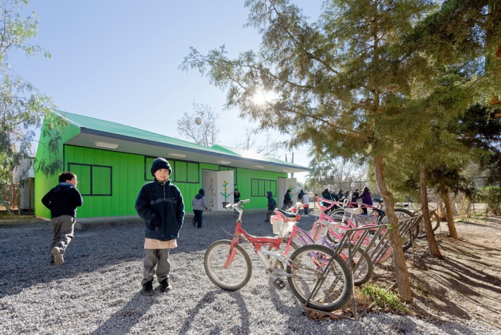 Catch Light Classrooms / LAND Arquitectos