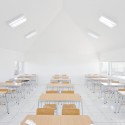 Catch Light Classrooms / LAND Arquitectos Catch Light Classrooms / LAND Arquitectos © Sergio Pirrone
