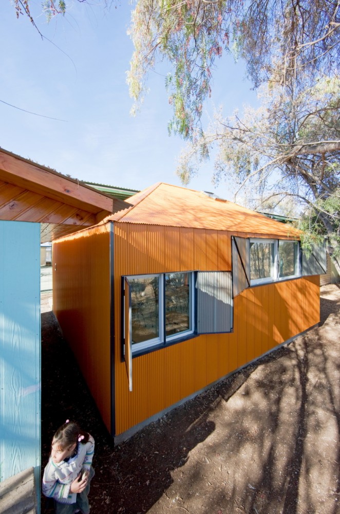 Catch Light Classrooms / LAND Arquitectos