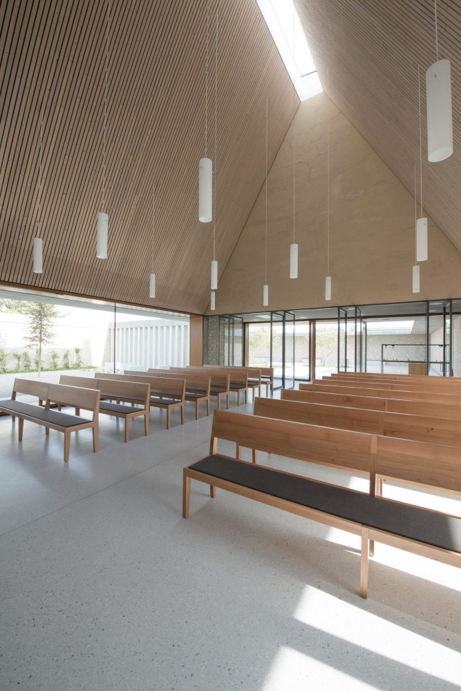 Ingelheim Funeral Chapel / Bayer & Strobel Architekten