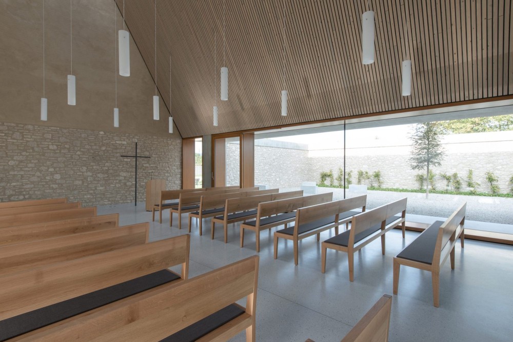 Ingelheim Funeral Chapel / Bayer & Strobel Architekten
