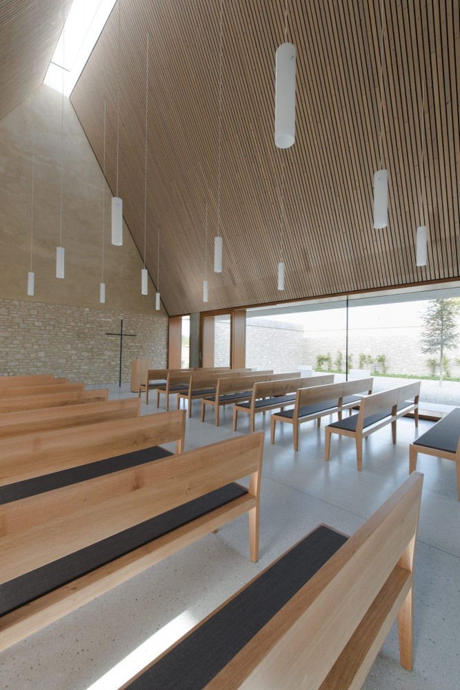 Ingelheim Funeral Chapel / Bayer & Strobel Architekten