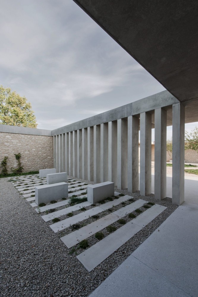 Ingelheim Funeral Chapel / Bayer & Strobel Architekten