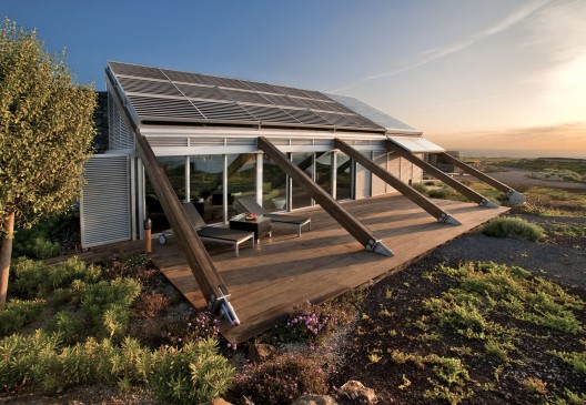 Vivienda en Urbanización Experimental Bioclimática / José Luis Rodríguez Gil