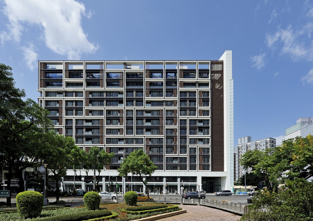 Housing in Taipei / Chin Architects