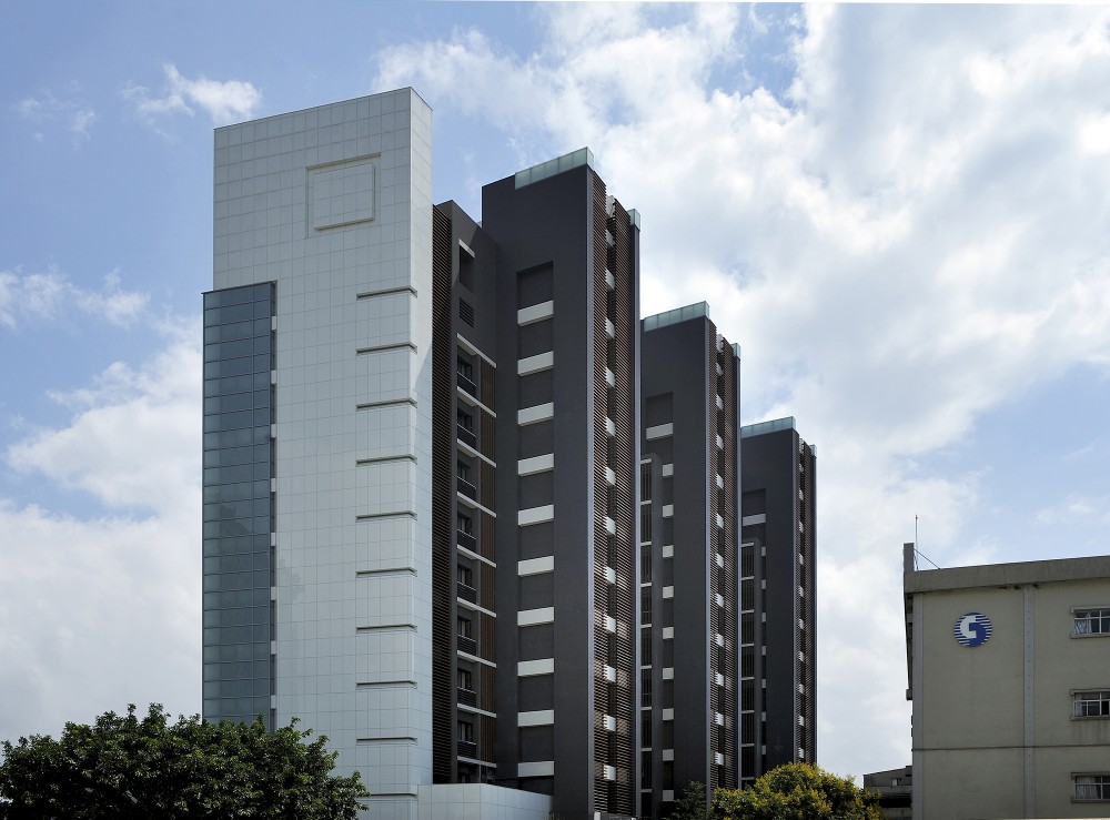 Housing in Taipei / Chin Architects