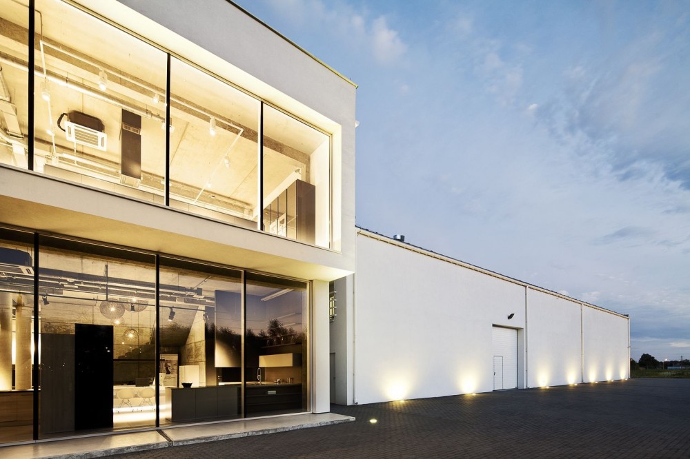 ZAJC Showroom and Production Hall / IPNOTIC Architecture