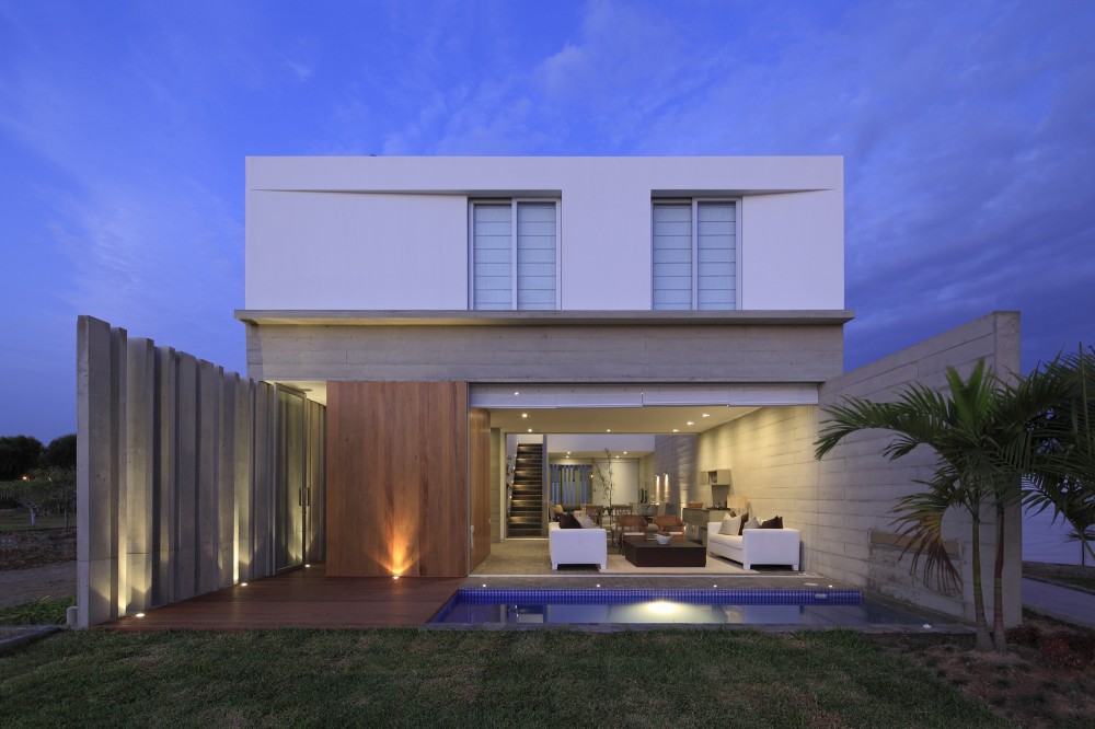 La Isla House / Llosa Cortegana Architects